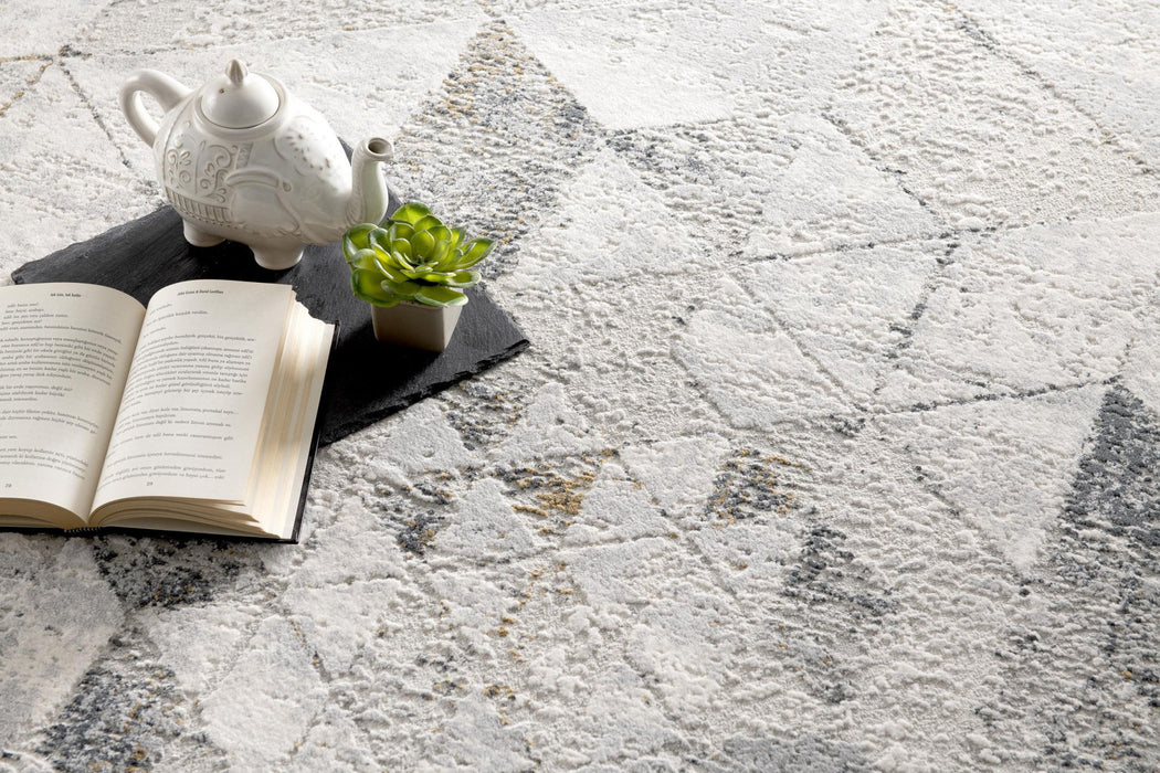 7' x 10' Abstract Power Loom Viscose Area Rug - Gray And Ivory