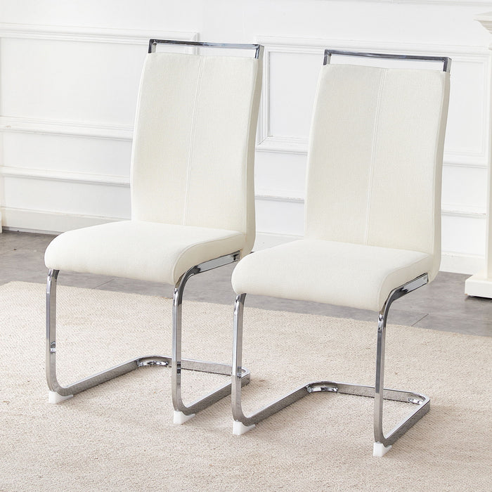 Set of Giga dining chairs with ergonomic backrests, showcasing comfortable seating and modern design for dining rooms.