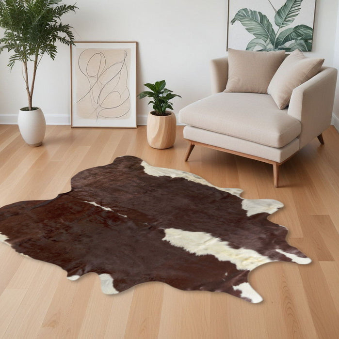 5' x 7' Cowhide Handmade Area Rug - Brown And White
