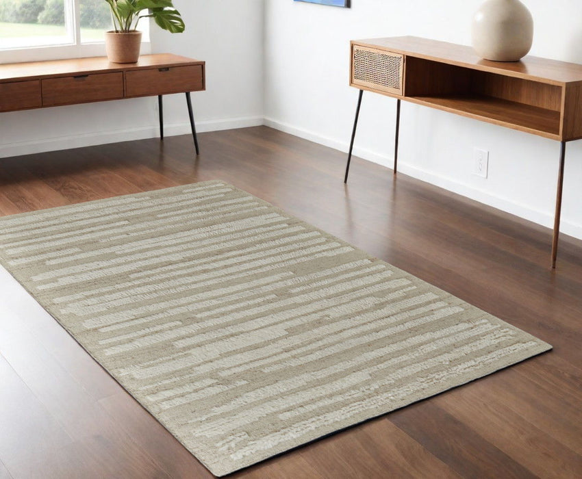 4' x 6' Wool Striped Hand Woven Area Rug - White And Tan