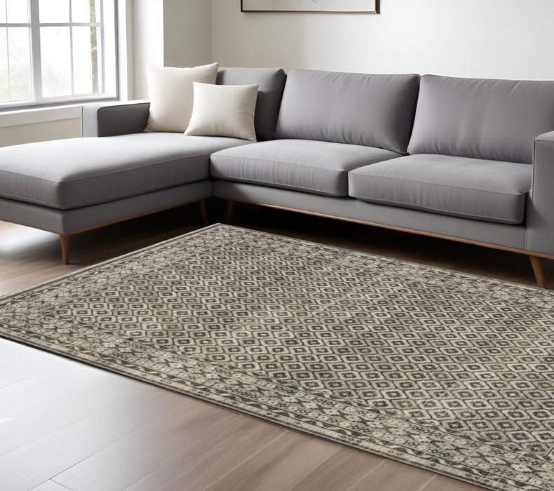 10' X 13' Diamond Area Rug With Fringe - Gray And Beige
