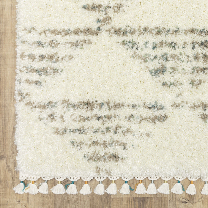 7' X 10' Geometric Shag Area Rug With Fringe - Ivory And Green