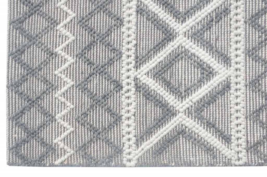 9' x 13' Diamonds Boho Chic Area Rug - Gray Ivory