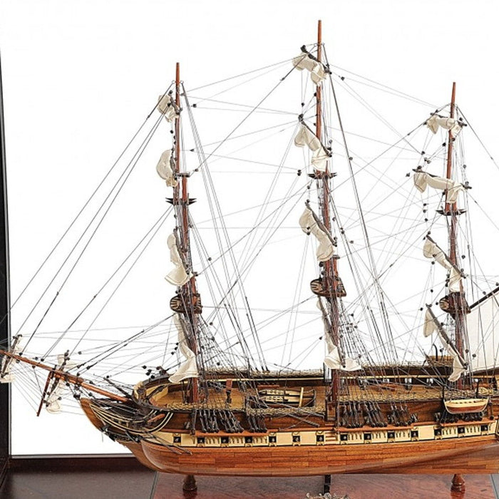 Hand Painted 1797 USS Constitution Large Table Top Display Case Model Boat - Brown