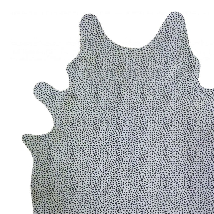 6' Cheetah Stenciled Cowhide Rug - Black And White