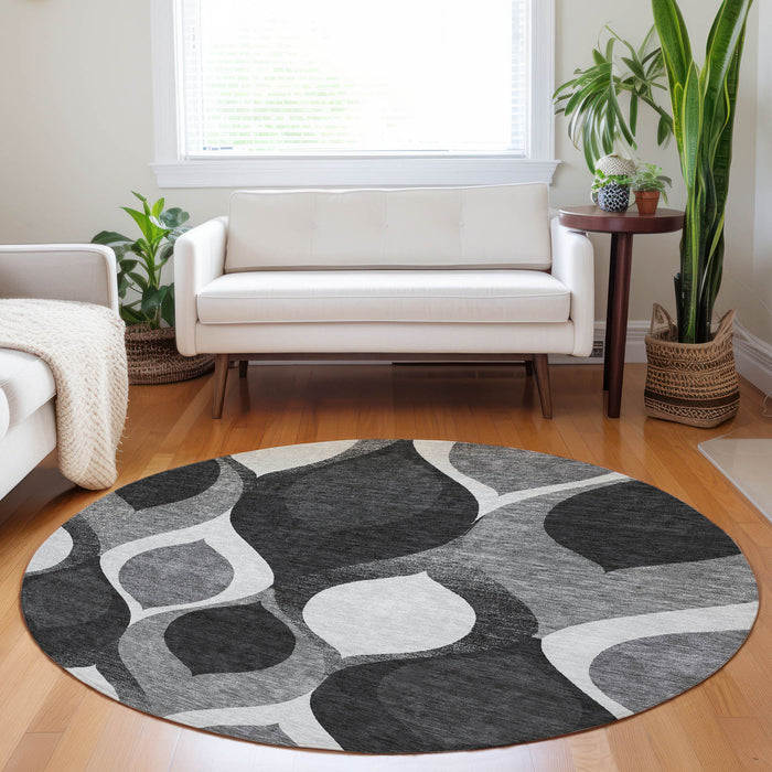 8' Ogee Washable Round Rug With UV Protection - Black And Silver