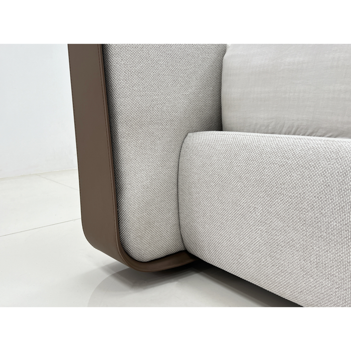 J & M Furniture G Oasis in Queen Size Bed