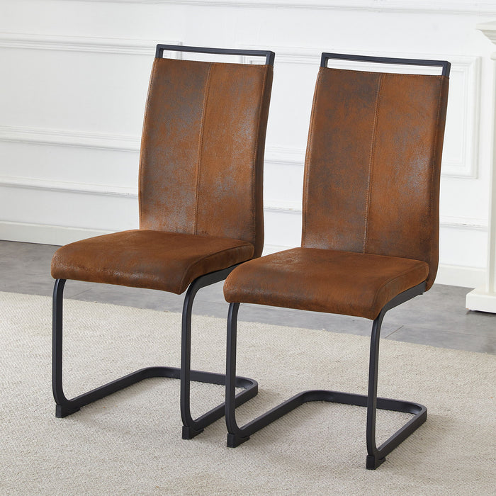 Set of Giga dining chairs with ergonomic backrests, featuring modern design and comfortable seating for dining rooms.