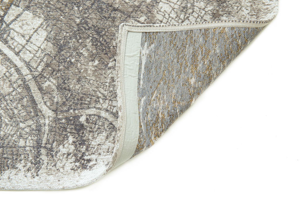 4' x 6' Abstract Non Skid Area Rug - Gray And White