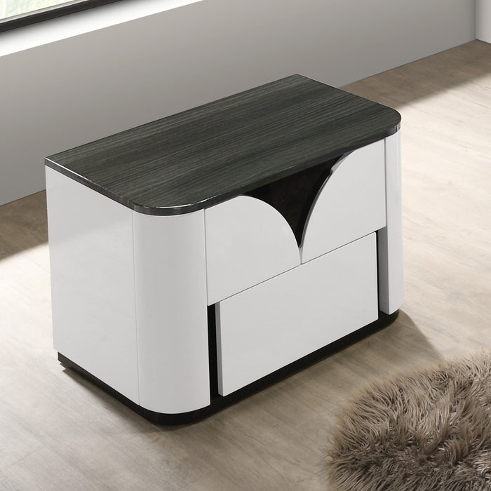 Chintaly OTTAWA 4-Piece Queen Size Bedroom Set w/ Bed, Dresser, Mirror & 1 Nightstand