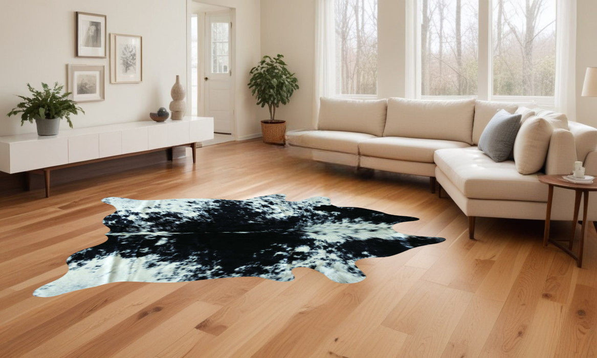 6' x 7' Cowhide Cowhide Area Rug - Black And White