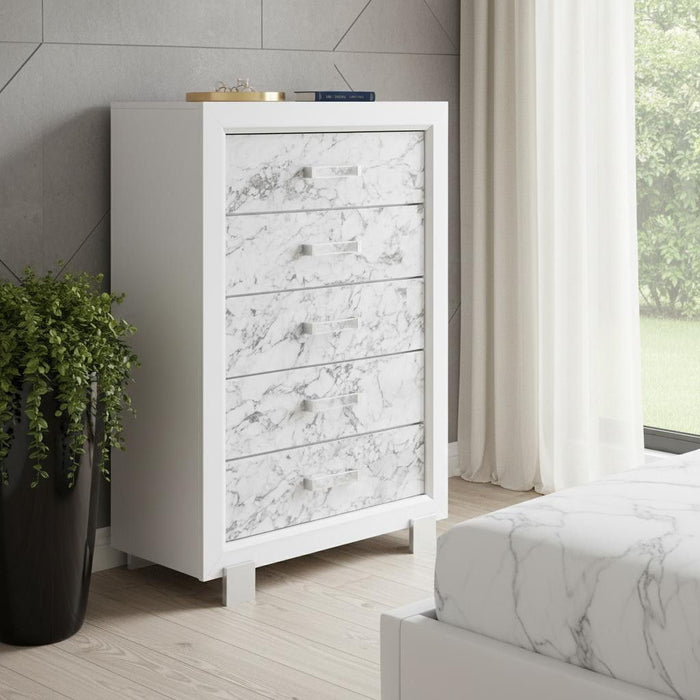 Modern Chest With 5 Faux Marble Detailed Front Drawer. - White