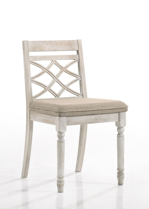 Set of two Giga Havanna wide chairs with off-white cushions, featuring a modern design and sturdy frame.