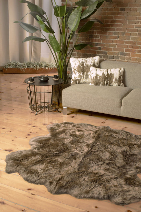 5' x 6' Wool Sheepskin Handmade Area Rug - Taupe