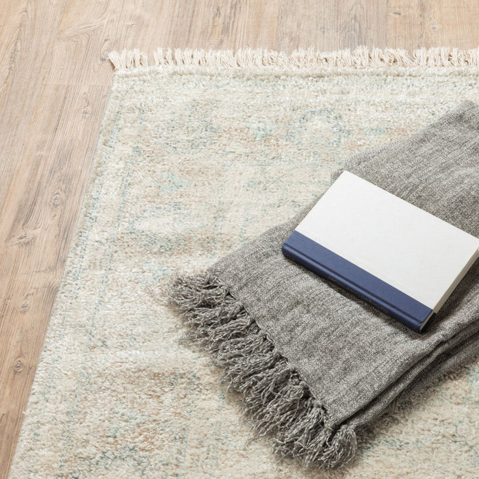 8' x 10' Oriental Hand Loomed Stain Resistant Area Rug With Fringe - Beige And Gray