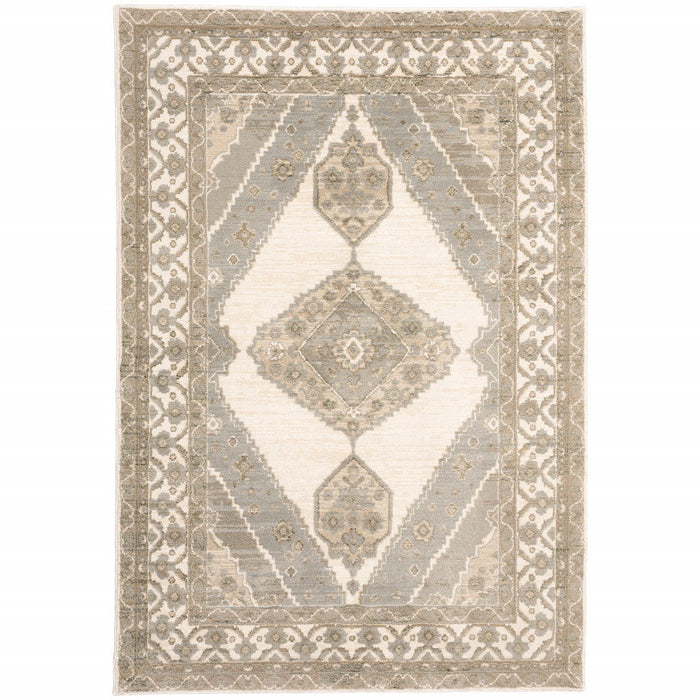 5.3' x 7.6' Oriental Power Loom Area Rug - Beige And Ivory