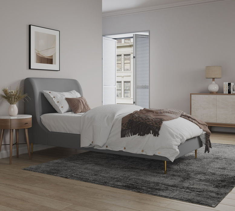 Manhattan Heather - Bed With Gold Legs