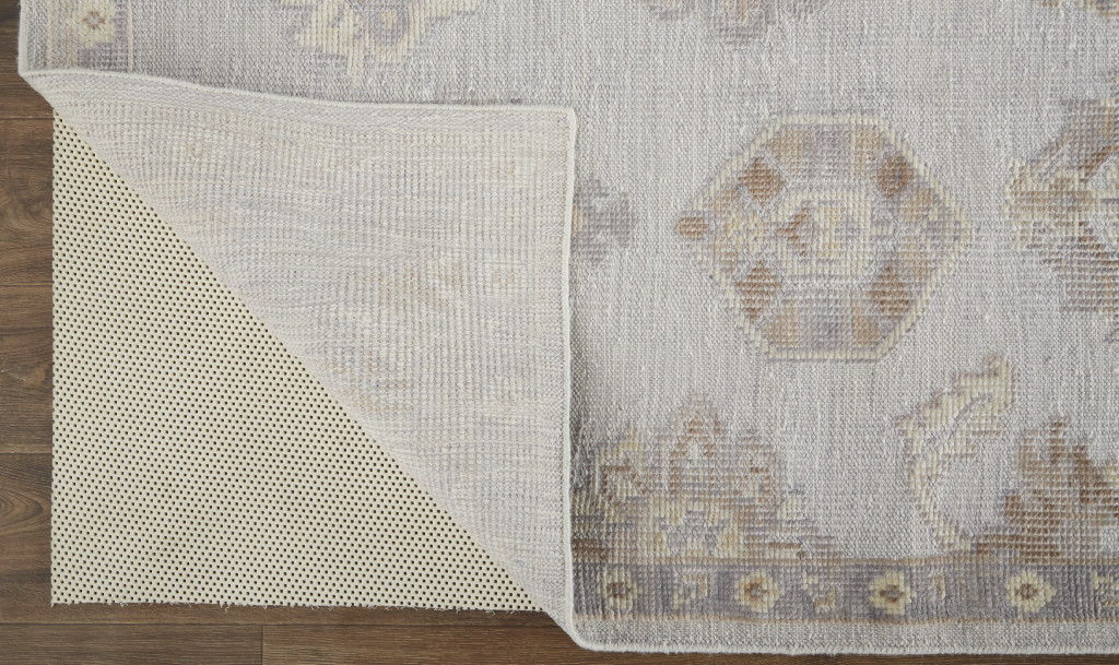 8' x 10' Floral Hand Knotted Stain Resistant Area Rug - Ivory Silver And Tan