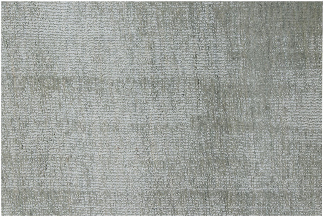 8' x 10' Hand Loomed Area Rug - Green