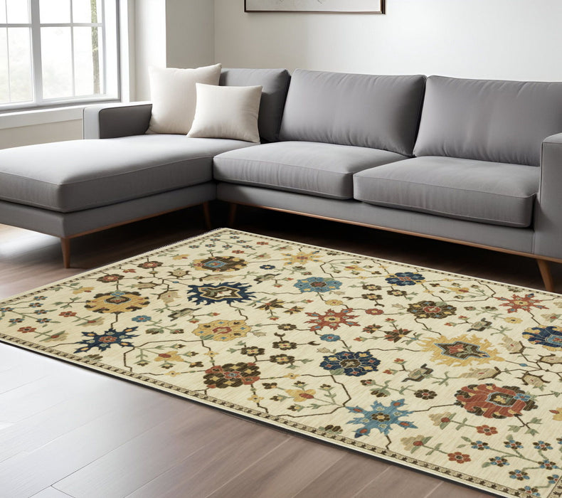 7' X 10' Oriental Area Rug With Fringe - Ivory And Gold