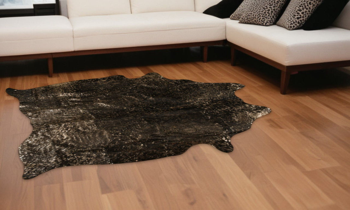 6' x 7' Genuuine Cowhide Hand Knotted Area Rug - Brown And Bronze