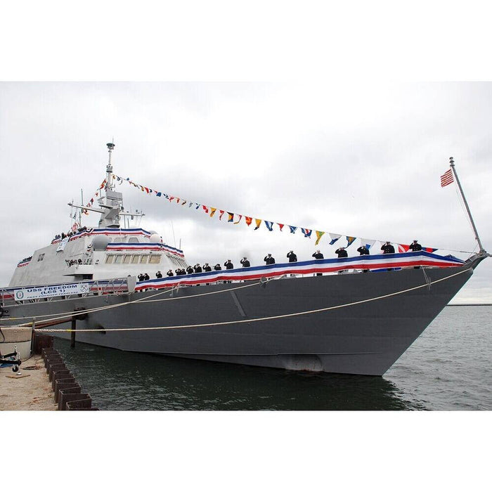 Hand Painted Model Boat (624316) - Gray