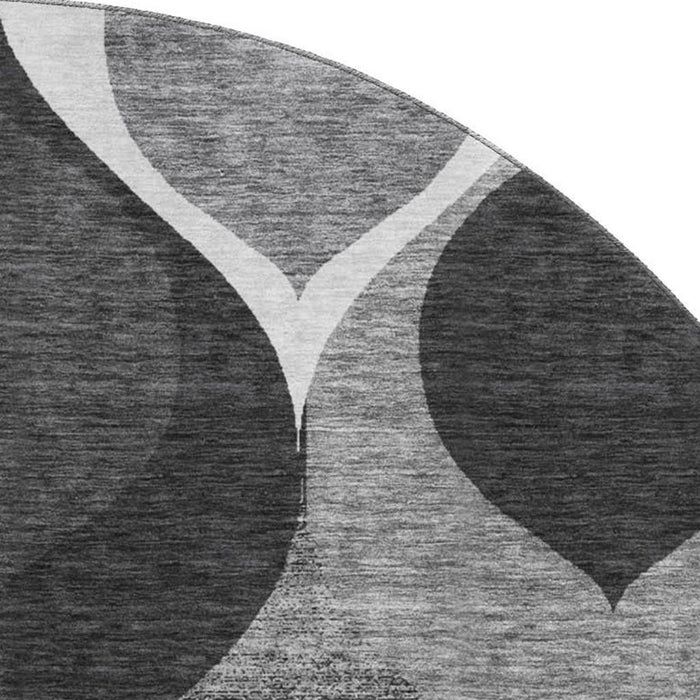 8' Ogee Washable Round Rug With UV Protection - Black And Silver