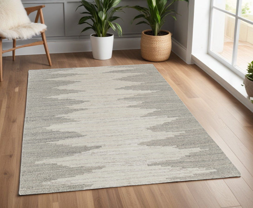 4' x 6' Ombre Hand Woven Area Rug - Gray And Ivory