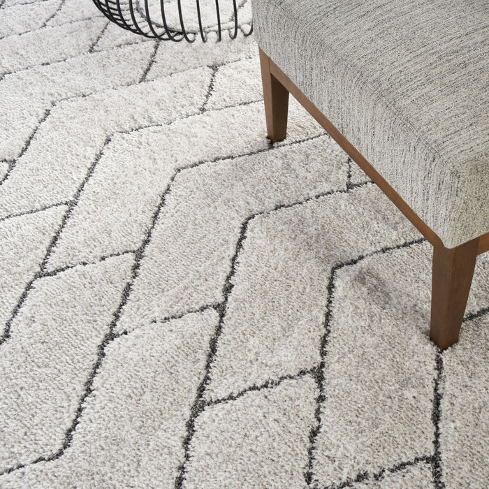 8' X 10' Chevron Shag Area Rug - Ivory And Gray