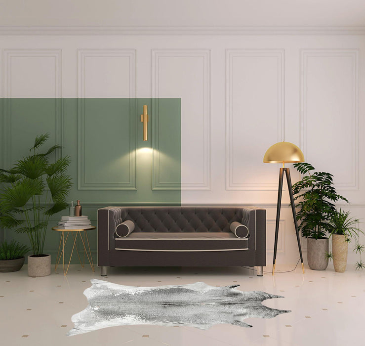 6' x 7' Cowhide Hand Knotted Area Rug - Gray And White