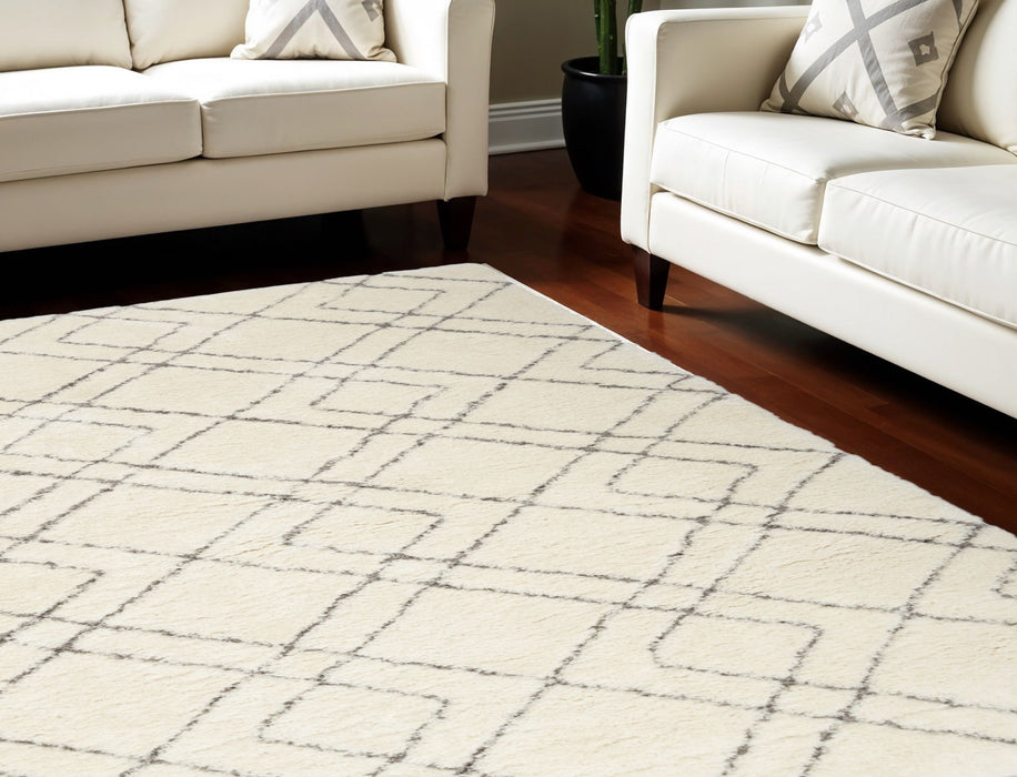 7' X 9' Geometric Shag Area Rug - Ivory And Gray