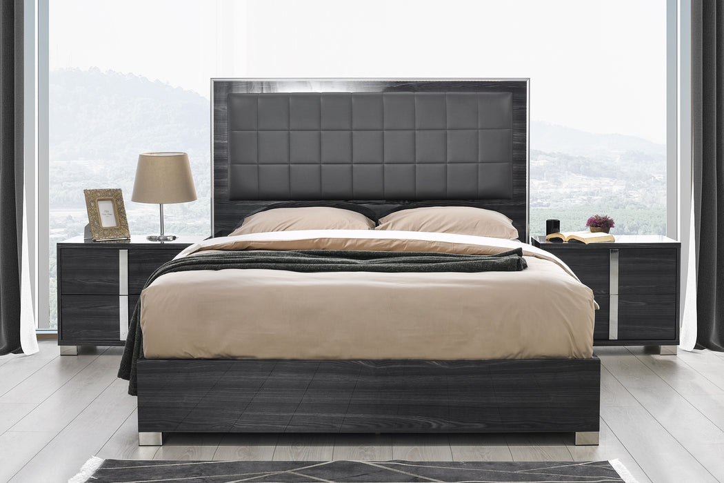 J & M Furniture Giulia King Bed in Glossy Gray