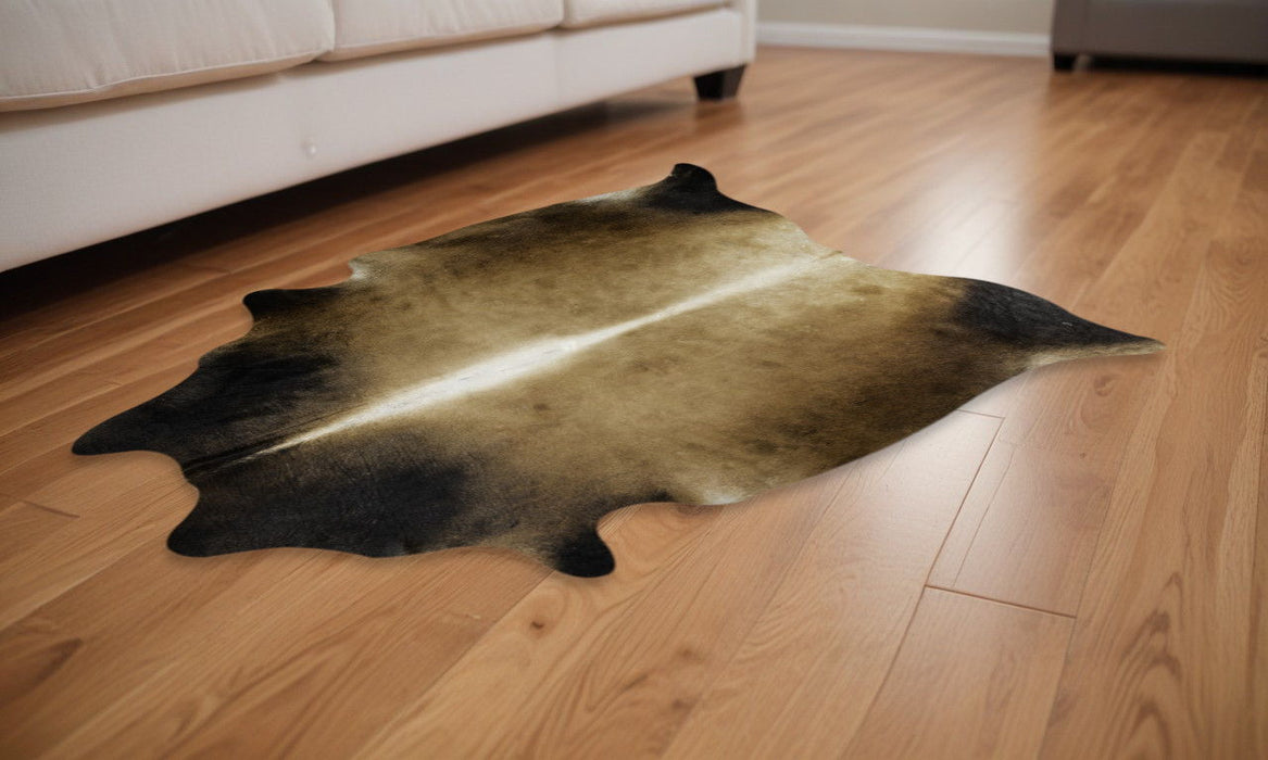 5' x 7' Genuine Cowhide Hand Knotted Area Rug - Tan