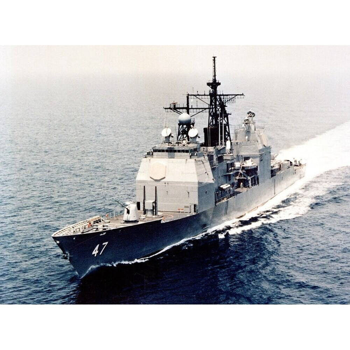 Hand Painted Model Boat (624272) - Gray