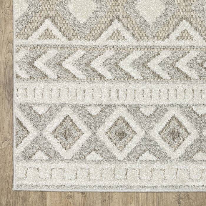 7' X 10' Tribal Area Rug (575617) - Beige / Gray