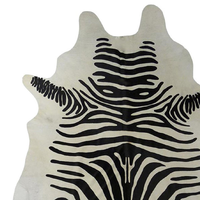 6' Stenciled Cowhide Rug - Black And White