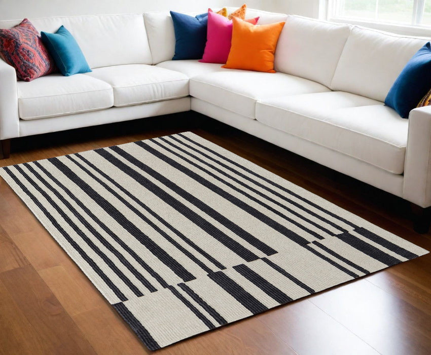 8' x 10' Wool Abstract Hand Tufted Area Rug - Ivory And Black