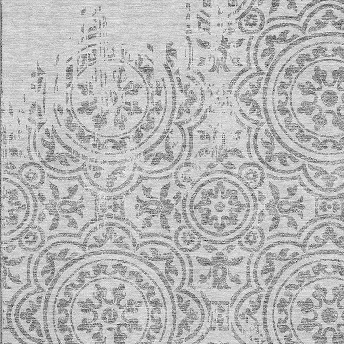 8' X 10' Medallion Washable Area Rug With UV Protection - Silver / Gray