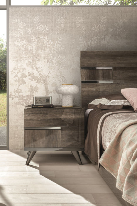 Medea - Nightstand - Dark Brown