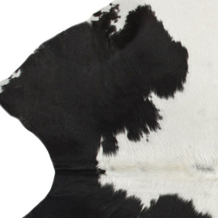 5' X 7' Cowhide Hand Knotted Area Rug (544331) - Black / White
