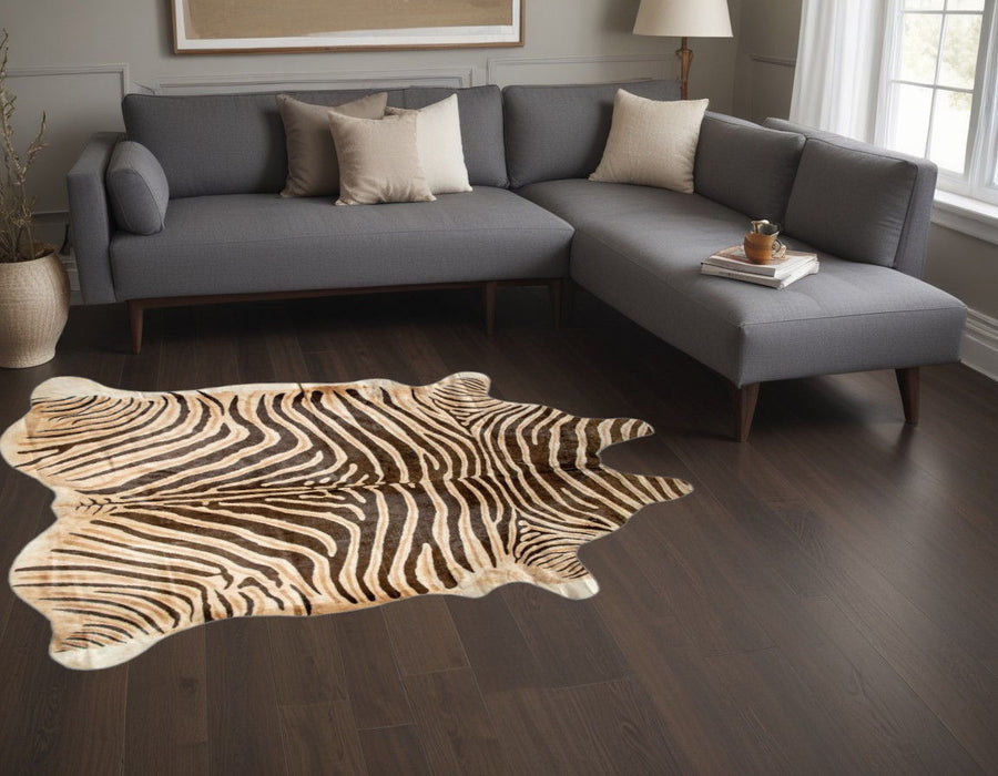 5' x 7' Cowhide Hand Knotted Area Rug - Beige And Brown
