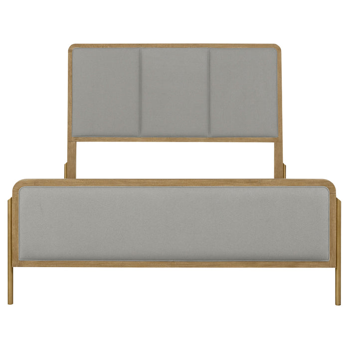 CoasterElevations Arini 4-piece Eastern King bedroom set with sand wash and grey finish, includes bed, nightstands, and dresser.