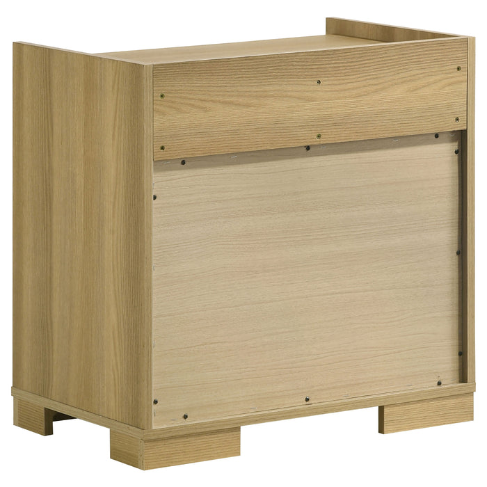 CoasterEveryday Hyland 5-piece Eastern King bedroom set with natural wood finish, including bed frame, nightstands, and dresser.