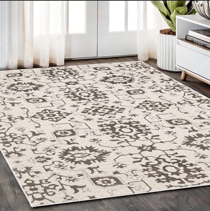 5' X 8' Oriental Area Rug - Ivory / Gray