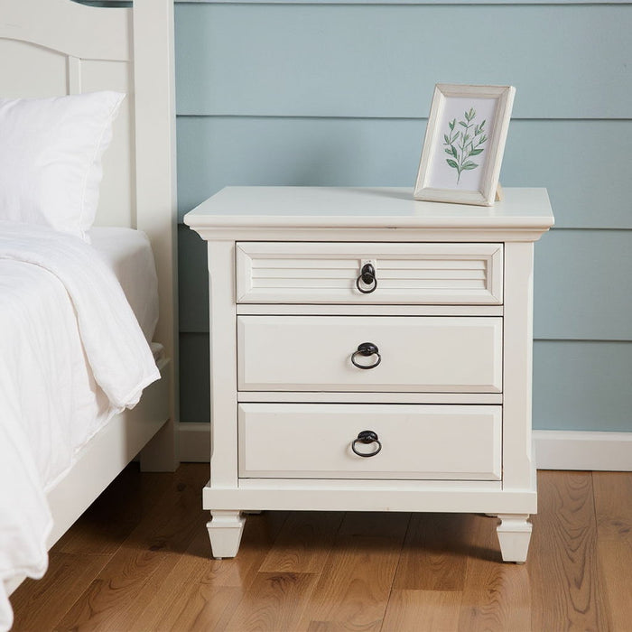 Plantation 3 Drawer Nightstand - White