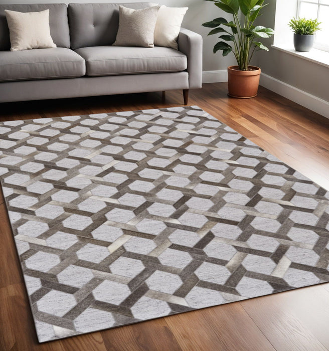 5' x 8' Geometric Hand Woven Area Rug - Gray Taupe And Silver