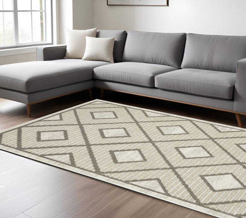 8' X 11' Geometric Area Rug - Beige / Brown
