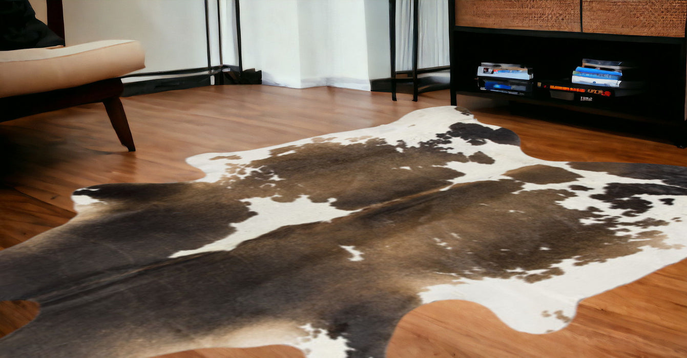 5' x 7' Cowhide Hand Knotted Area Rug - Dark Brown And White