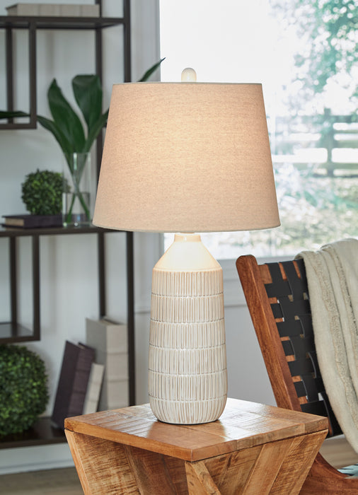 Willport - Ceramic Table Lamp (Set of 2) - Off White