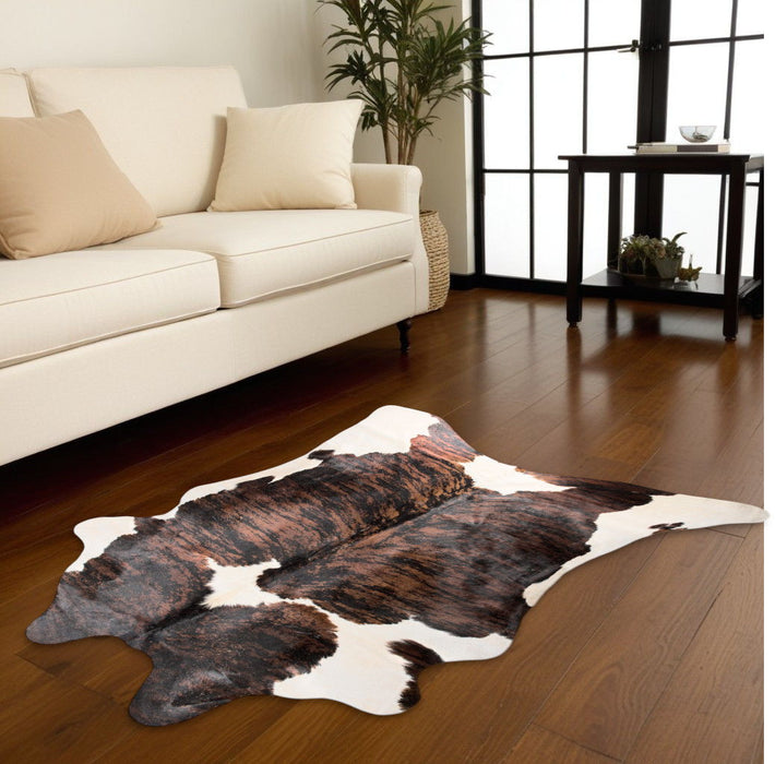 6' X 7' Cowhide Hand Knotted Area Rug (544328) - Black / Brown / White